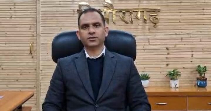 उत्तराखंड: पिथौरागढ़ में शीतलहर से बचाव: अलाव, रैन बसेरों और सड़क सुरक्षा की सख्त व्यवस्था