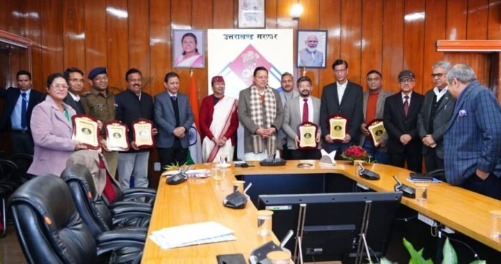 उत्तराखंड सरकार ने RTI के 20 वर्ष पूरे होने पर अधिकारियों को किया सम्मानित
