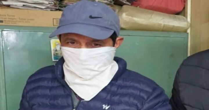 उत्तराखंड मे यहाँ लोक निर्माण विभाग का अमीन रिश्वत लेते रंगे हाथ पकड़ा गया