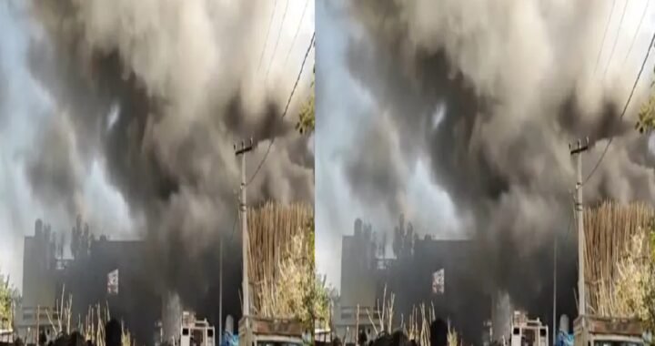 उत्तराखंड: यहाँ टेंट के गोदाम में लगी भीषण आग, धुएं का गुबार दूर-दूर तक दिखे