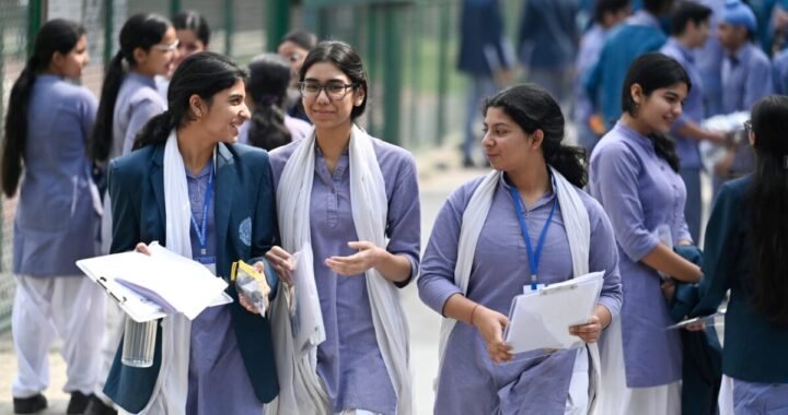 देहरादून :(बड़ी खबर) उत्तराखंड बोर्ड परीक्षा में अब पहचानपत्र लाना भी जरूरी