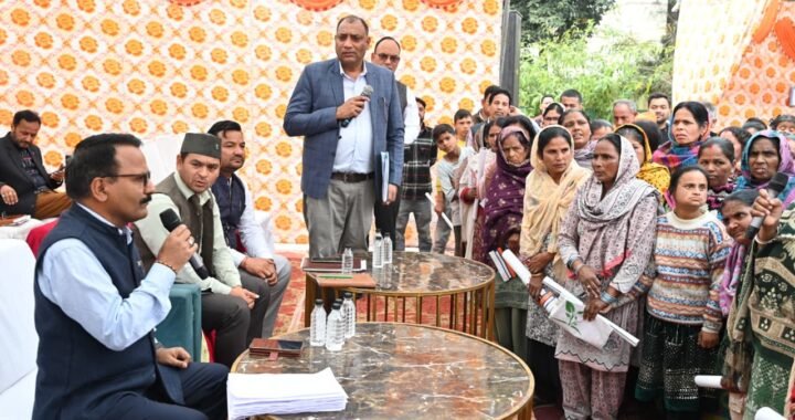 उत्तराखंड: लालकुआं शिविर में डीएम रयाल का बड़ा ऐलान: गरीबों का किराया नहीं बढ़ेगा, किसानों को पूरी मदद