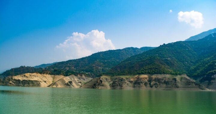 उत्तराखंड में दर्दनाक हादसा, मां की आंखों के सामने झील में समाया बच्चा