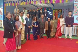 उत्तराखंड: हल्द्वानी में कक्षा 12 के विद्यार्थियों को दी गई यादगार विदाई, भावुक हुआ माहौल