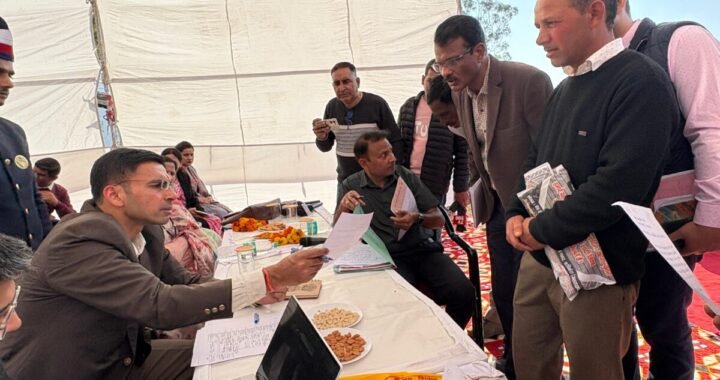 उत्तराखंड: जनता की शिकायत पर एक्शन, वेतन रुका तो जारी हुए सर्टिफिकेट