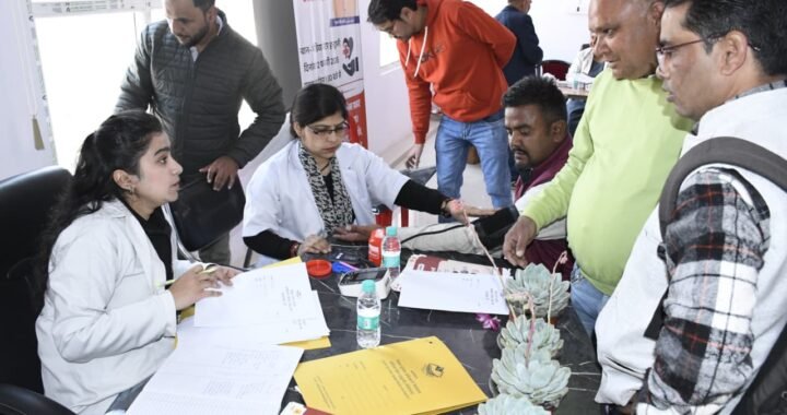उत्तराखंड: हल्द्वानी में पत्रकारों के लिए लगा निःशुल्क स्वास्थ्य शिविर