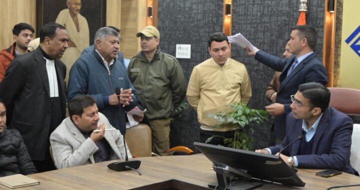 उत्तराखंड: बाप को घर से निकाला, पैसा भी नहीं दिया — फिर प्रशासन ने दिखाई सख्ती, अब बेटे से वसूले जाएंगे 1.50 लाख