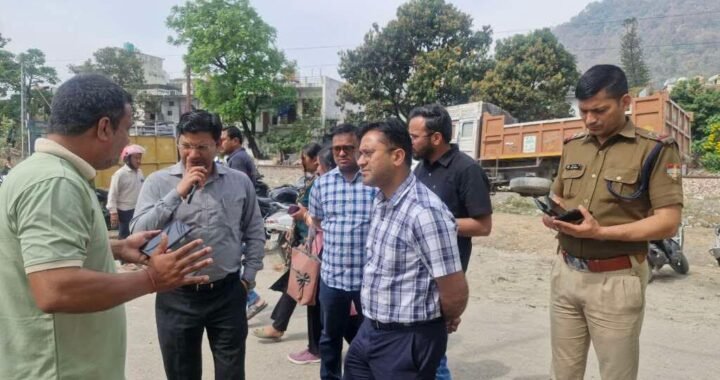 हल्द्वानी : आदेश के बावजूद सिलेंडरों लेने गैस गोदाम में लगी भीड़, मौके पर एसडीएम तहसीलदार और थाना प्रभारी…