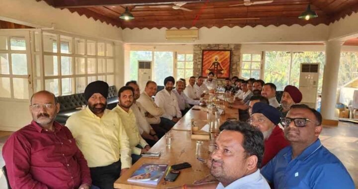 उत्तराखंड: खाड़ी संकट के बीच पार्वतीय पेट्रोलियम डीलर्स एसोसिएशन की आपात बैठक