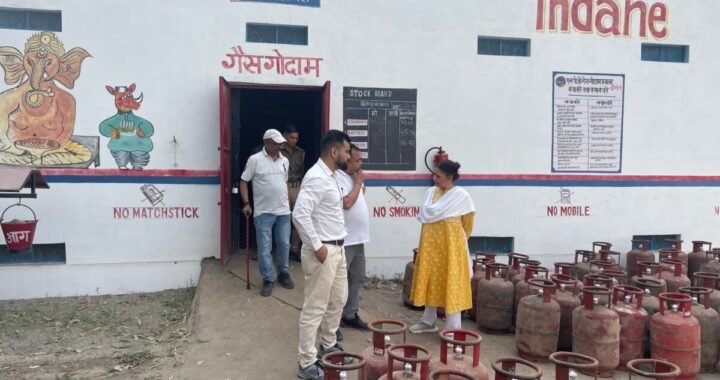 लालकुआं: एसडीएम ने इंडेन गैस एजेंसी गोदाम का किया औचक निरीक्षण