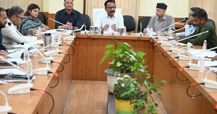 हल्द्वानी :(बड़ी खबर) DM रयाल के निर्देश, उद्यमियों की समस्याओं को दूर नहीं किया तो होगी कार्रवाई