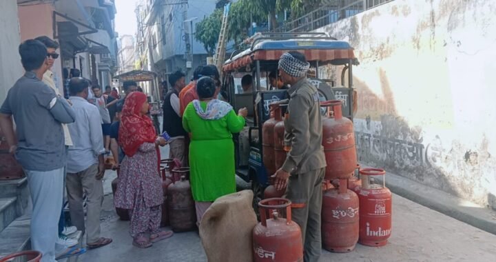 लालकुआं:  प्रशासन की पहल, घर-घर पहुंची रसोई गैस, लोगों ने जताया आभार