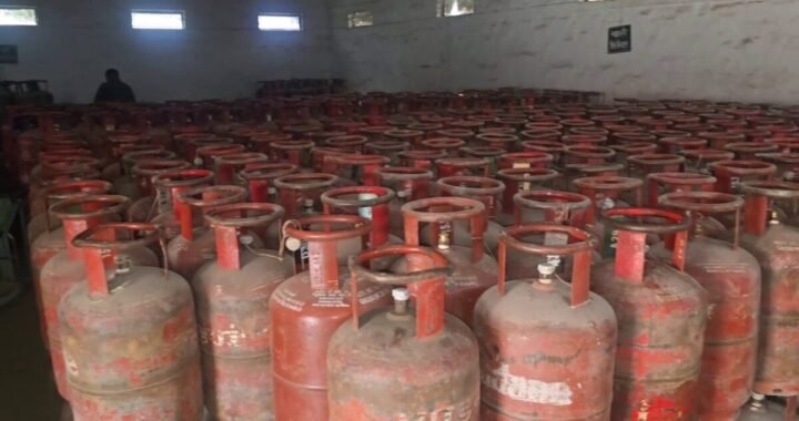 उत्तराखंड: गैस सप्लाई में गड़बड़ी? प्रशासन ने कसा शिकंजा, कई पकड़े गए