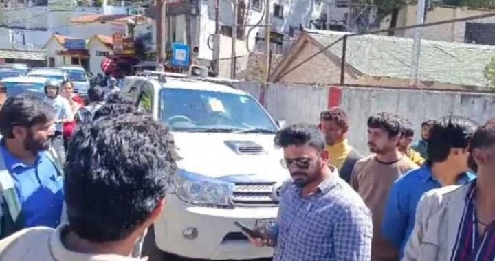 नैनीताल: फॉर्चूनर में बैठ हूटर बजाना विधायक के बेटे को पड़ा भारी, उतरी “वीआईपी हनक”