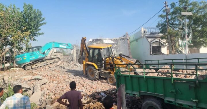 उधम सिंह नगर में एक साथ कई अवैध धार्मिक संरचनाएं ध्वस्त