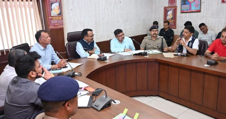 नैनीताल टूरिस्ट सीजन को लेकर अलर्ट! वेरिफिकेशन अनिवार्य, अवैध होमस्टे और ठेलों पर होगा बड़ा एक्शन