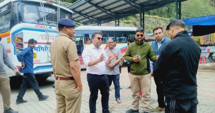 रुद्रप्रयाग: केदारनाथ यात्रा व्यवस्थाओं का जिलाधिकारी ने किया गहन निरीक्षण, यात्रियों से लिया फीडबैक