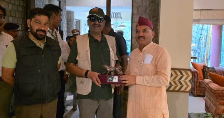 रामनगर: लोकसभा अध्यक्ष ओम बिरला से भाजपा नेता राकेश नैनवाल ने की मुलाकात, वन ग्रामों की रखी समस्या