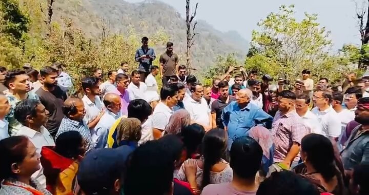 नैनीताल : (बड़ी खबर) इन इलाकों में 12 वीं तक स्कूल और आंगनबाड़ी बंद रखने के निर्देश