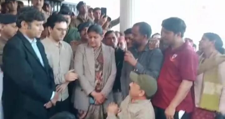 उत्तराखंड: यहां भालू ने वन दरोगा, प्रधान सहित 4 लोगों को किया घायल