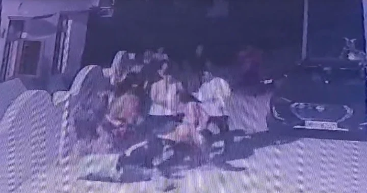 उत्तराखंड: यहाँ ग्राम प्रधान ने महिला को मारी लात