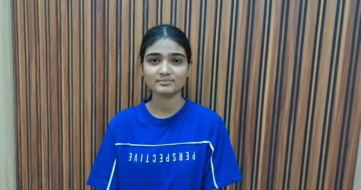हरिद्वार की वंशिका ने 12वीं बोर्ड में प्रदेश में तीसरा स्थान हासिल किया
