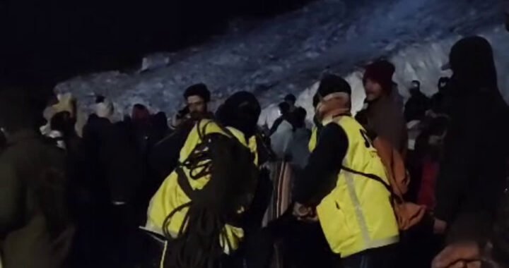 उत्तराखंड: बर्फीले रास्ते पर सेल्फी लेते वक्त फिसला यात्री
