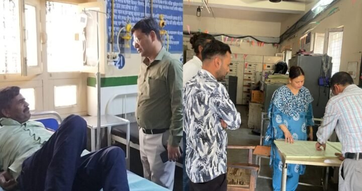नैनीताल : (बड़ी खबर) जिले सरकारी दफ्तरों में छापेमारी में खुली पोल, कई कर्मचारी गायब, सबके वेतन आहरण पर रोक और स्पष्टीकरण के निर्देश