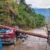 उत्तराखंड : भारी तूफान से गाड़ी के ऊपर गिरा विशालकाय पेड़
