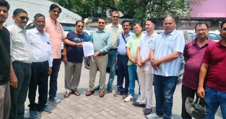 हल्द्वानी :(बड़ी खबर) कैंची धाम जाम, वन्यजीव हमले और महिला सुरक्षा को लेकर यूकेडी ने सरकार को सौंपा ज्ञापन