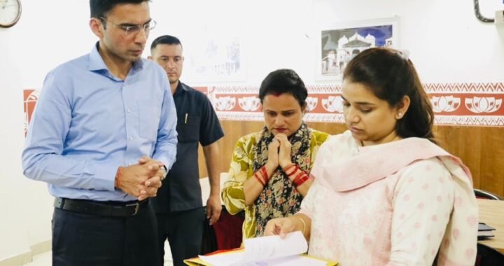उत्तराखंड: मदद की गुहार लेकर पहुंची महिला…जिला प्रशासन ने तुरंत किया ये काम