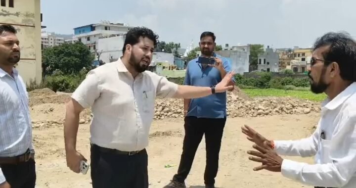 उत्तराखंड: मिट्टी विवाद के बाद मचा बवाल, खनन अधिकारी पर गिरी गाज