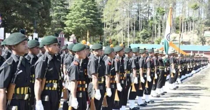 उत्तराखंड : यहां जुड़वां भाइयों ने एक साथ पहनी भारतीय सेना की वर्दी