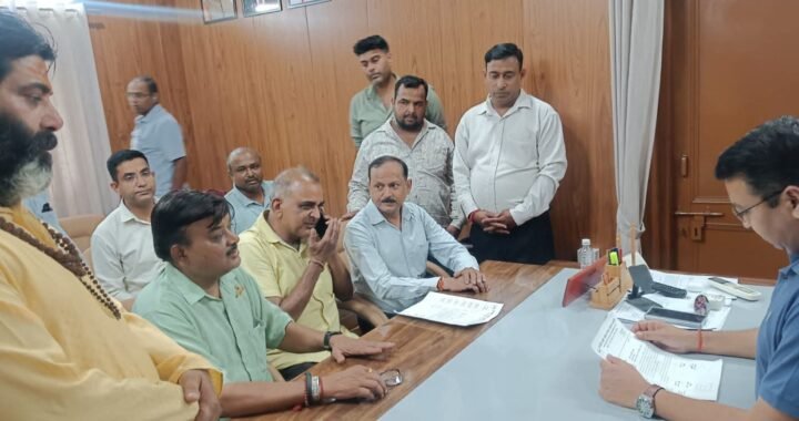 हल्द्वानी :(बड़ी खबर) टूटी सड़कों और धूल-मिट्टी से चौपट हो रहा कारोबार, जनता परेशान