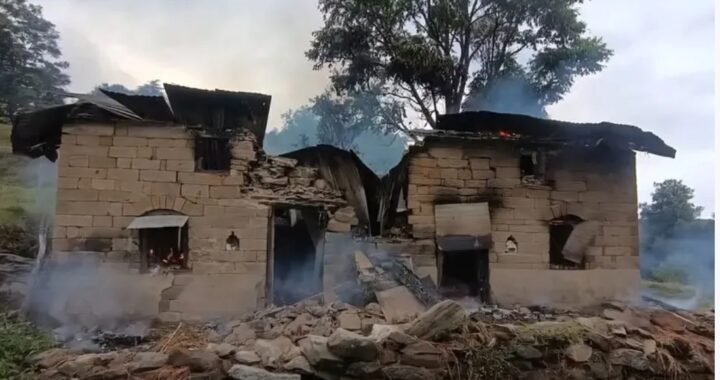 उत्तराखंड: यहां आकाशीय बिजली गिरने से दोमंजिला भवन ध्वस्त