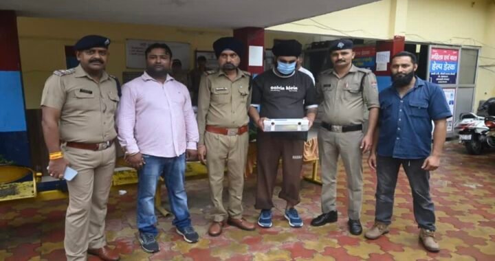 उत्तराखंड: पुलिस को देखकर घबराया तस्कर, कार से 2 करोड़ रुपये की हेरोइन बरामद