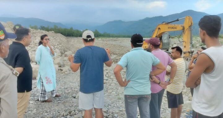 उत्तराखंड: बारिश से पहले हरकत में आया वन विभाग, गांवों को बचाने के लिए तेज हुआ काम
