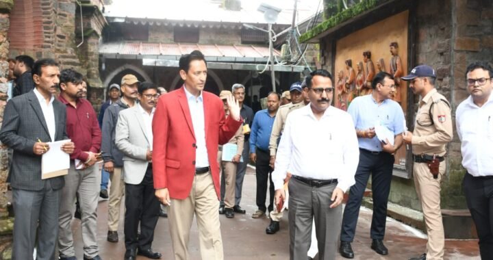 नैनीताल: लंबित फाइलों पर आयुक्त का सख्त रुख, तय समय में निपटारा नहीं हुआ तो होगी कार्रवाई