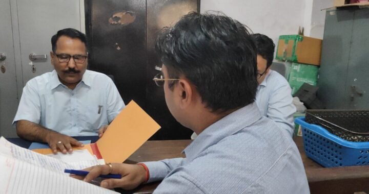 हल्द्वानी :(बड़ी खबर) DM के निर्देश पर एक पटवारी निलंबित, एक पर विभागीय कार्रवाई शुरू