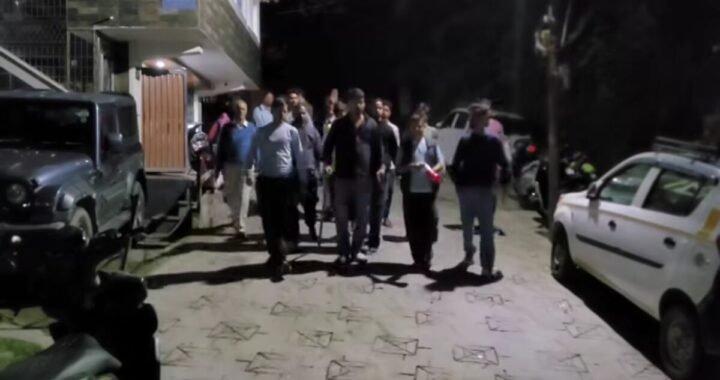 नैनीताल में अंजान पत्थर बाज का खौफ, रात में गश्त पर लोग