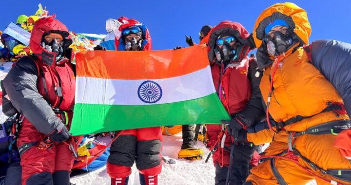 खटीमा की बेटी ने कर दिखाया कमाल दुनिया की सबसे ऊंची चोटी पर लहराया तिरंगा