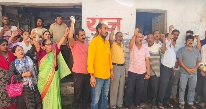 उत्तराखंड: 33 करोड़ के नए पुल पर क्यों भड़के लोग? बेलनी में सड़क पर उतरे व्यापारी और स्थानीय लोग