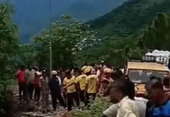 उत्तराखंड: यहां दर्दनाक हादसा, गहरी खाई में गिरी कार, पांच लोगों की मौत