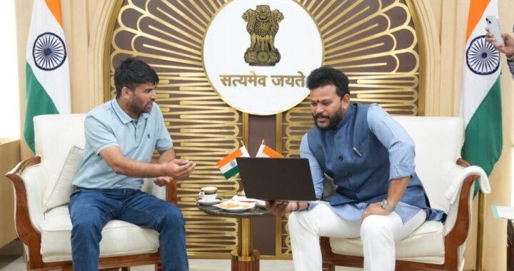 अल्मोड़ा के रवि टम्टा ने केंद्रीय नागरिक उड्डयन मंत्री से की मुलाकात, फ्लाइंग कार ‘HAPIDA SKYNEX’ का रखा विजन