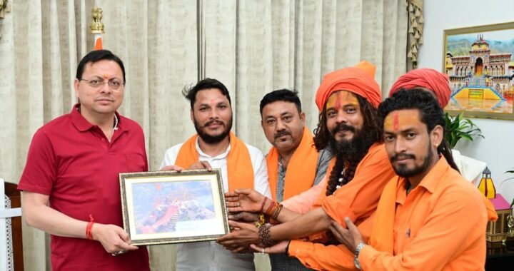 उत्तराखंड में गौमाता को ‘राज्यमाता’ घोषित करने की मांग तेज, करणी सेना ने CM धामी को सौंपा ज्ञापन