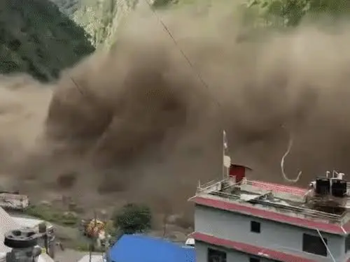 बड़ी खबर: नेपाल में अचानक बाढ़ से भारी तबाही, 8 की मौत; भारत मे भी हाई अलर्ट