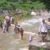 उत्तराखंड: शव लेकर उफनती नदी में उतरे ग्रामीण, 5 साल बाद भी नहीं बना टूटा पुल