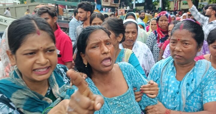 उत्तराखंड: गिरफ्तारी नहीं हुई तो कोतवाली घेरेंगे! रुद्रपुर में वाल्मीकि समाज का प्रदर्शन हुआ उग्र