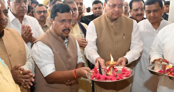 उत्तराखंड: महालक्ष्मी मंदिर में धामी-नितिन नवीन ने टेका माथा, प्रदेश की सुख-समृद्धि के लिए की प्रार्थना