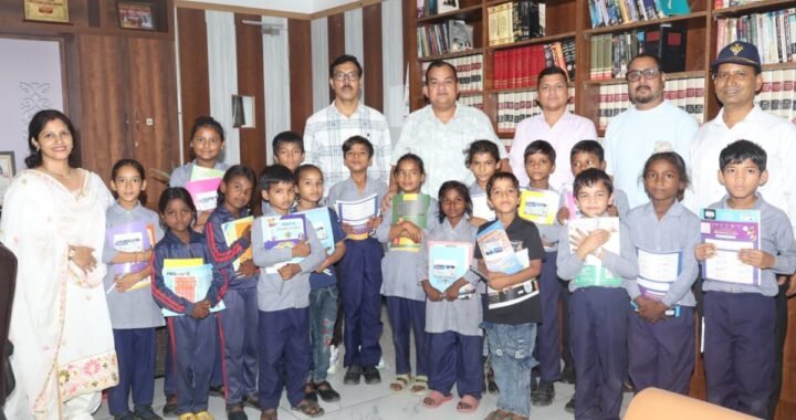 हल्द्वानी: बच्चों की पढ़ाई के लिए आगे आए अधिवक्ता दया सागर बिष्ट, पुनर्निर्माण तक निःशुल्क मिलेगी कक्षा